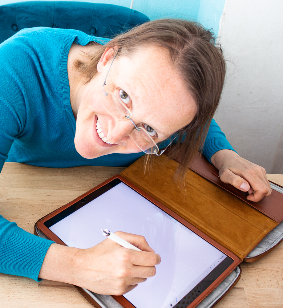 Stefanie vom  Glückswolf zeichnet am iPad
